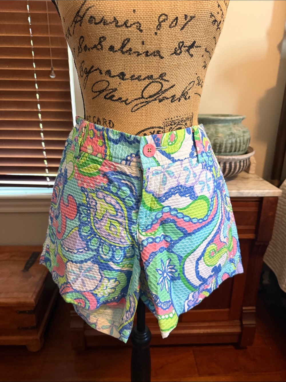 Lilly Pulitzer women’s Green Floral Callahan Shorts - Size 12